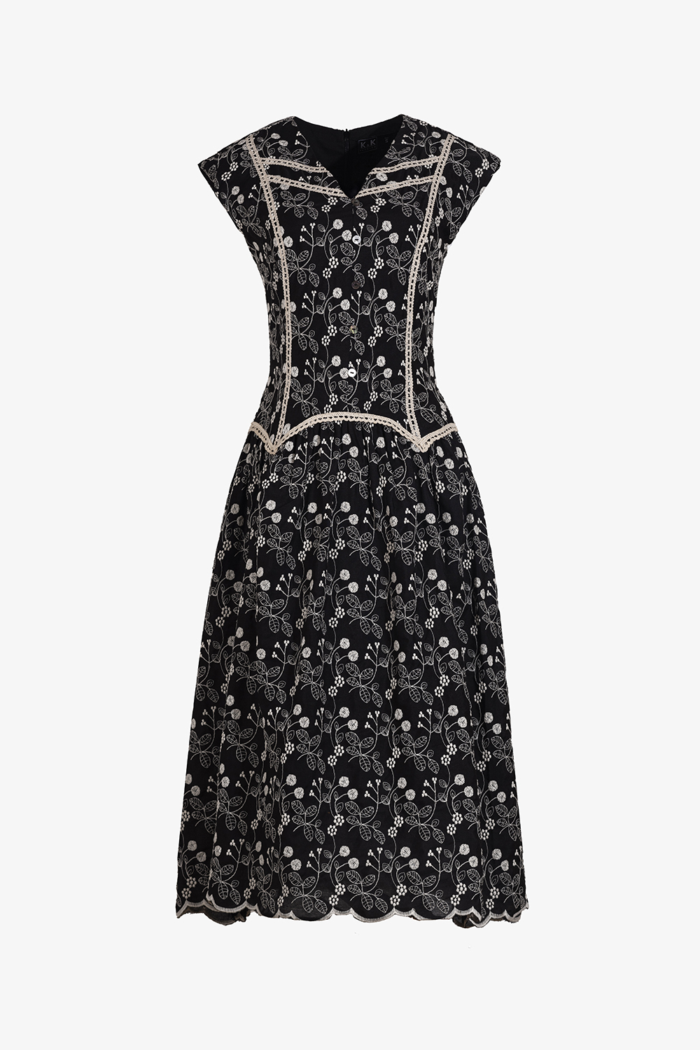 Đầm xòe xô thêu hoa viền đăng ten