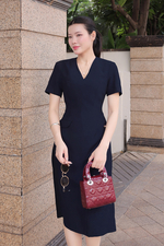 Đầm công sở chữ A vạt xéo cổ V