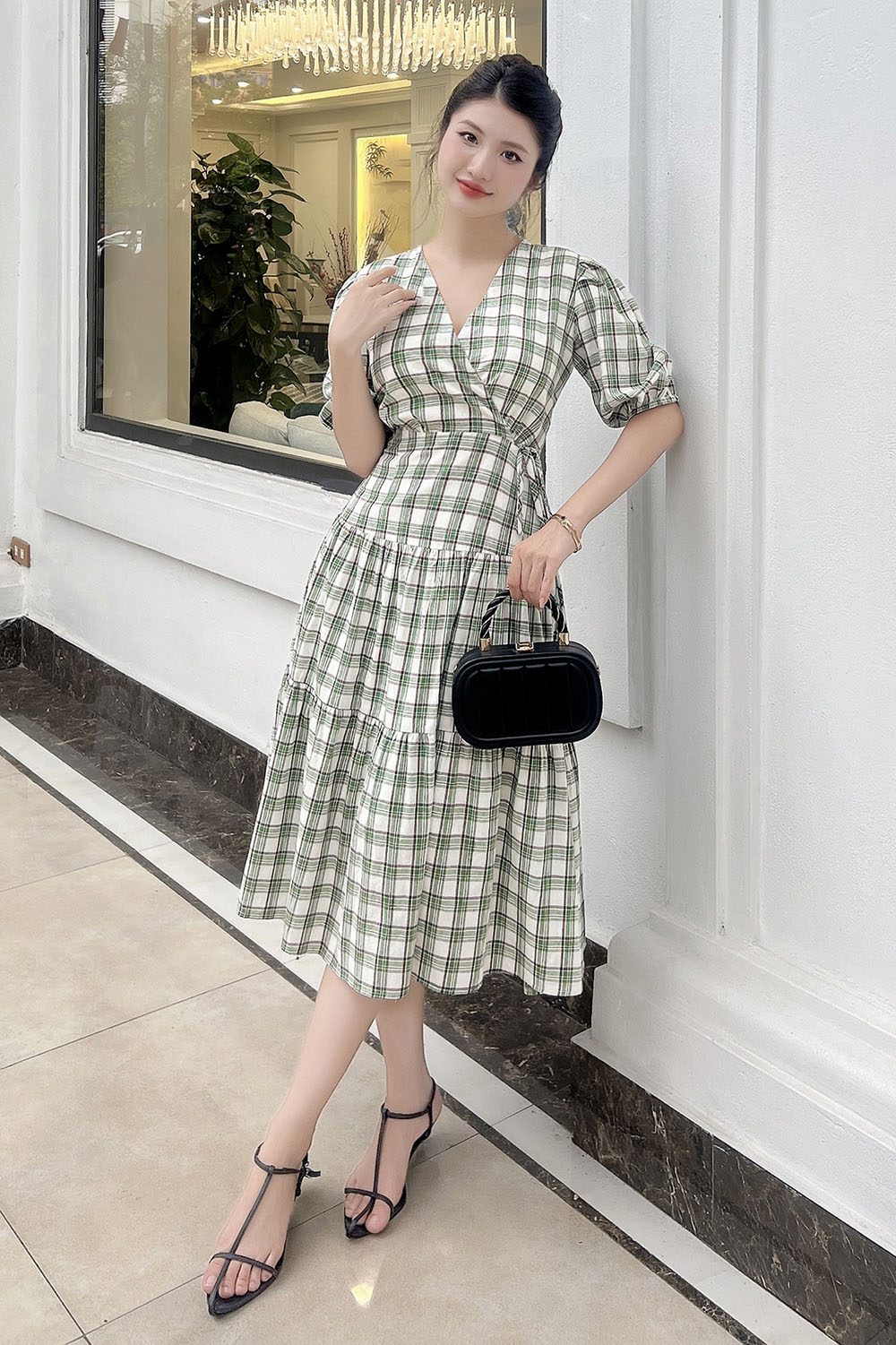 Đầm xòe nhiều tầng họa tiết caro