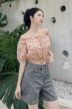 Áo trễ vai dáng croptop hoa nhí