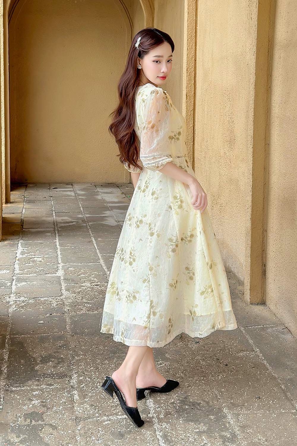Đầm voan hoa dáng xòe eo phối nơ