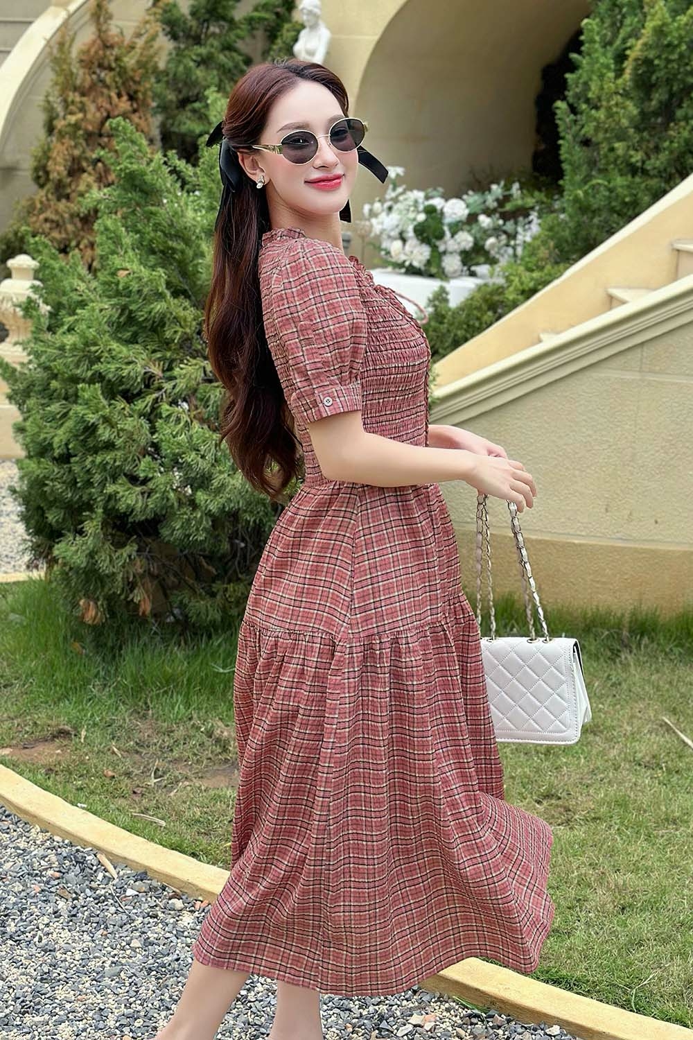 Đầm caro dáng xòe cổ phối nơ