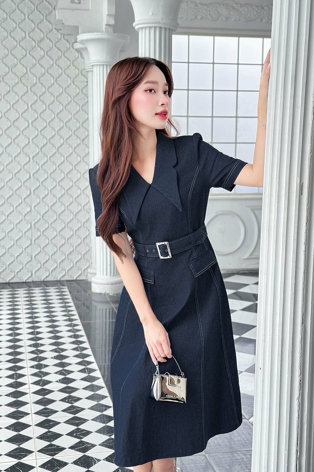 Đầm denim dáng xòe kèm thắt lưng