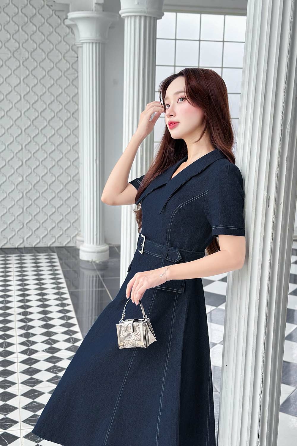 Đầm denim dáng xòe kèm thắt lưng