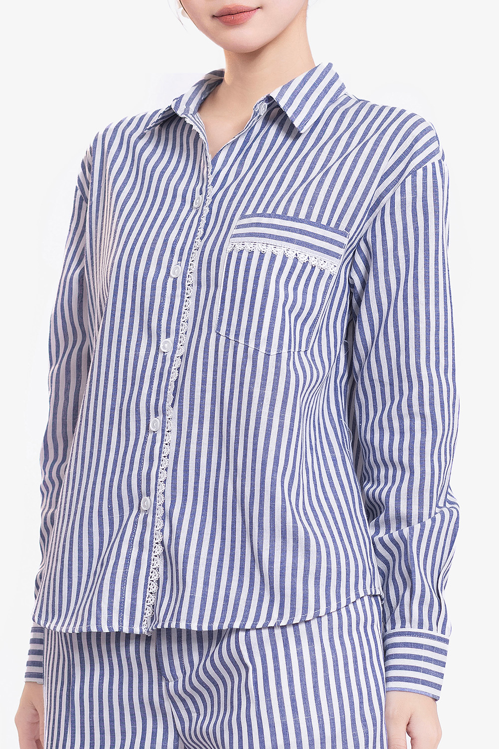 Áo sơ mi nữ kẻ sọc trắng xanh viền đăng ten