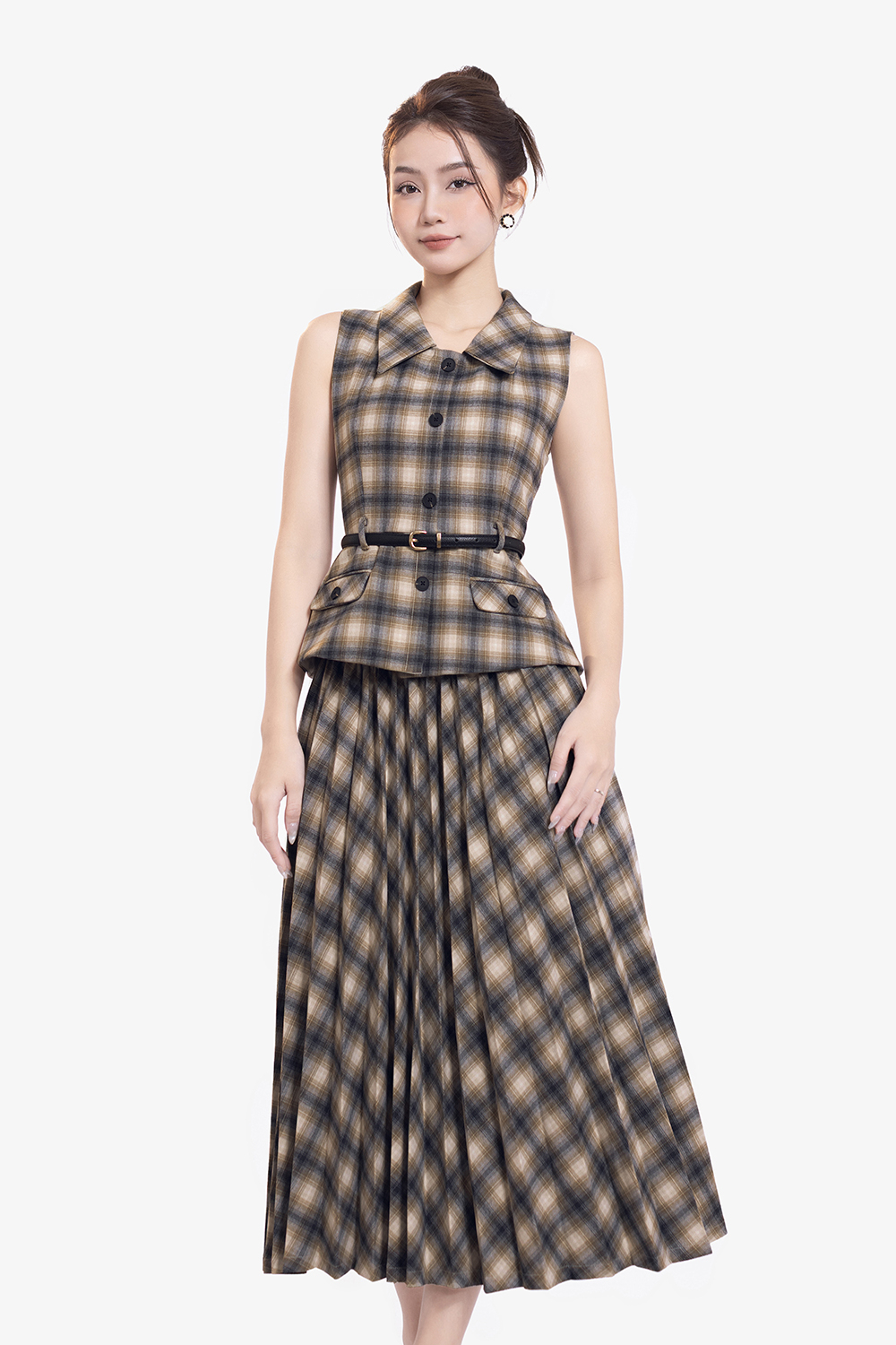 Áo kiểu peplum họa tiết caro phối nút