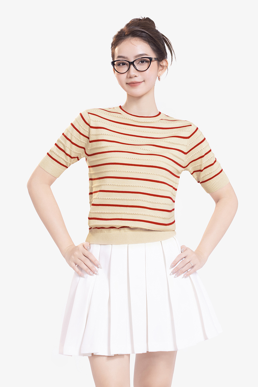 Áo len dệt kim cổ tròn sọc đỏ