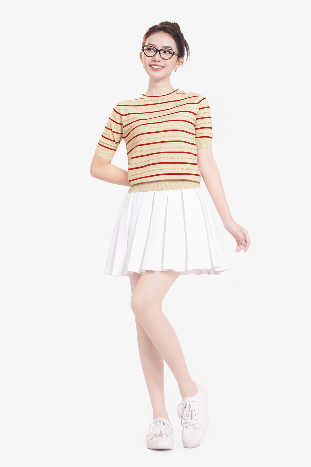 Áo len dệt kim cổ tròn sọc đỏ