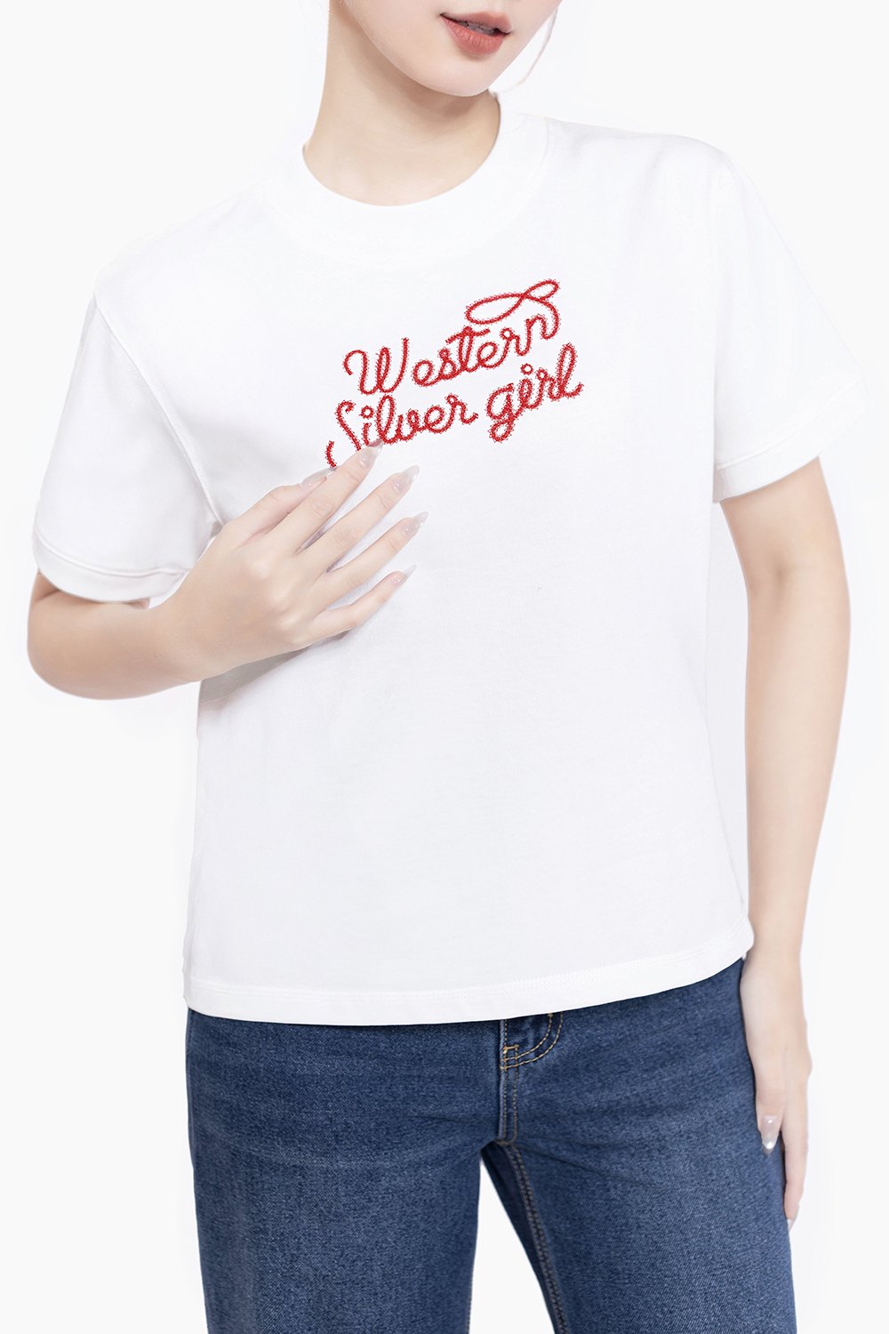 Áo thun cotton nữ thêu chữ đỏ