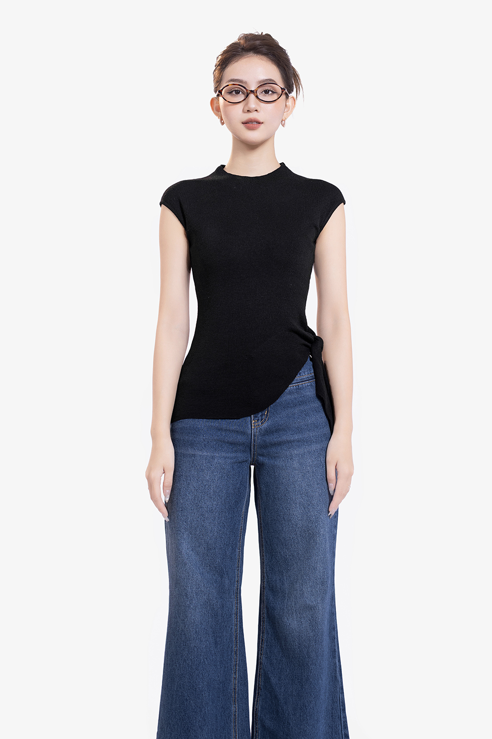 Áo len dệt kim màu đen tà xéo thắt nơ