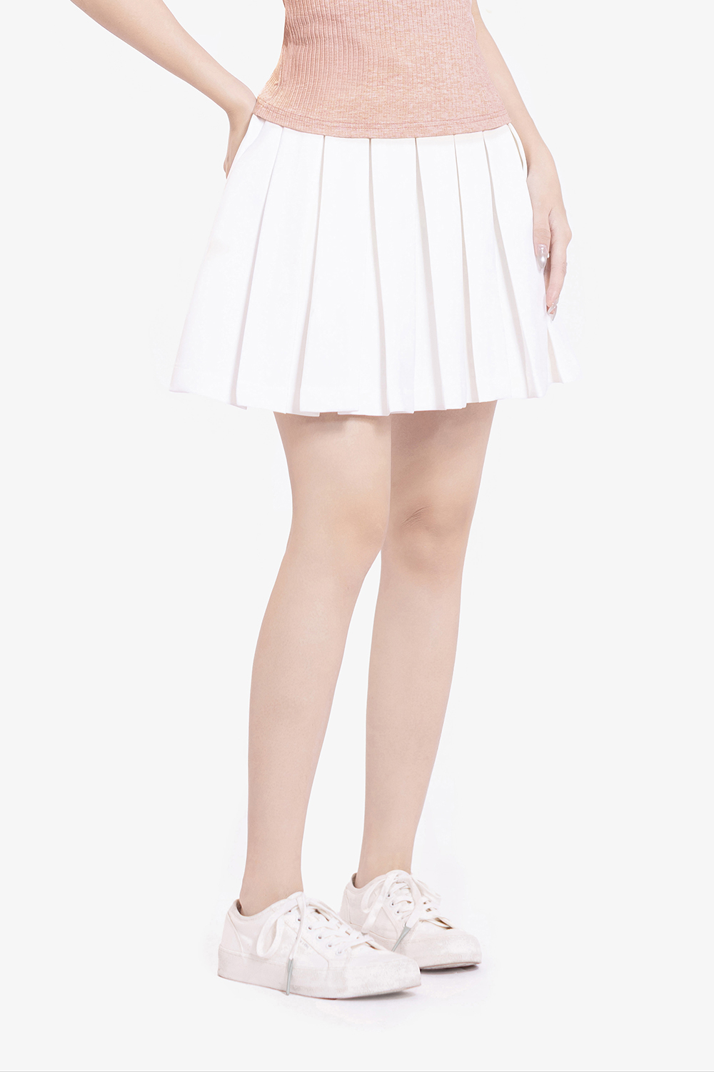 Chân váy xếp ly trắng dáng ngắn