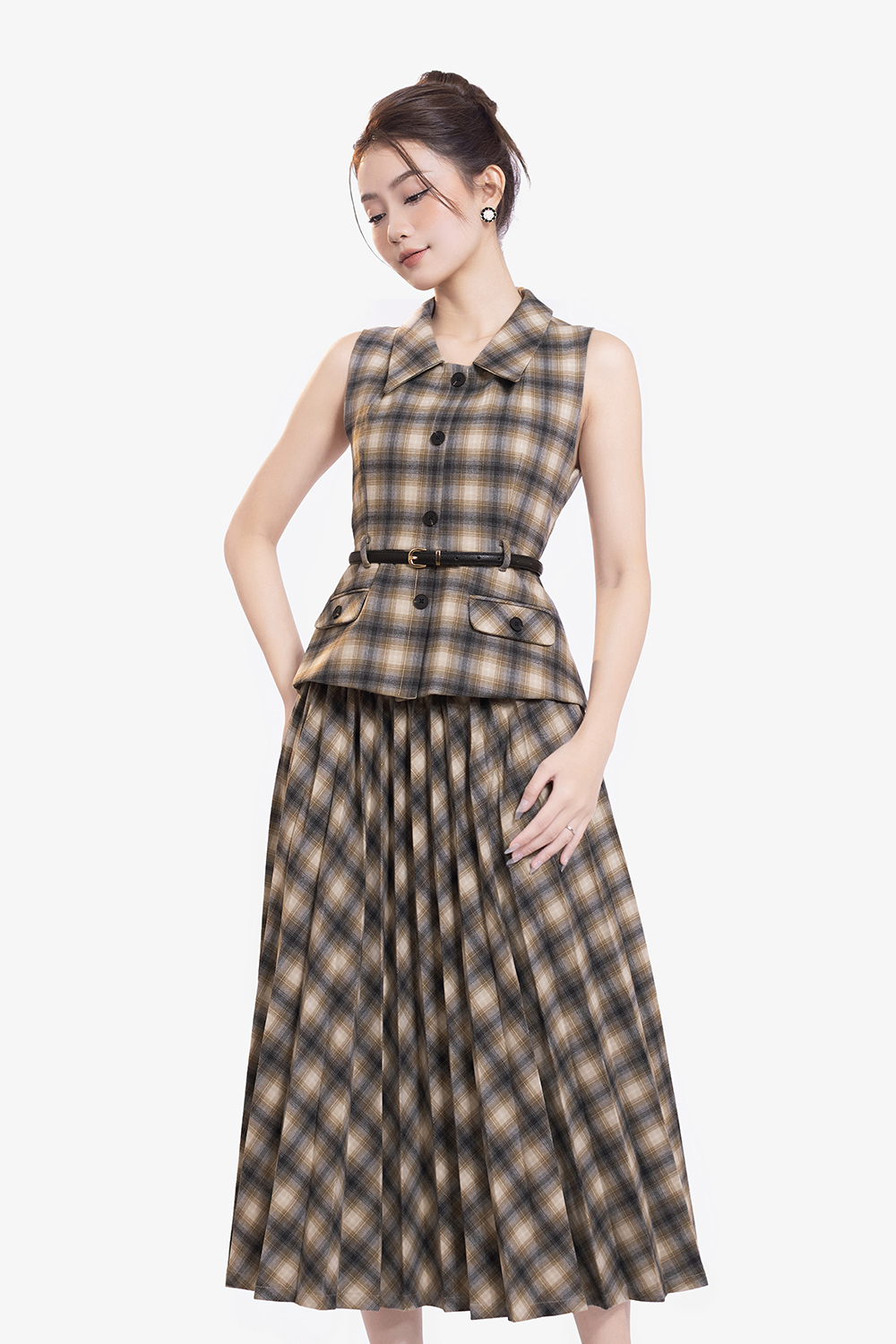 Chân váy xếp ly caro dáng dài midi