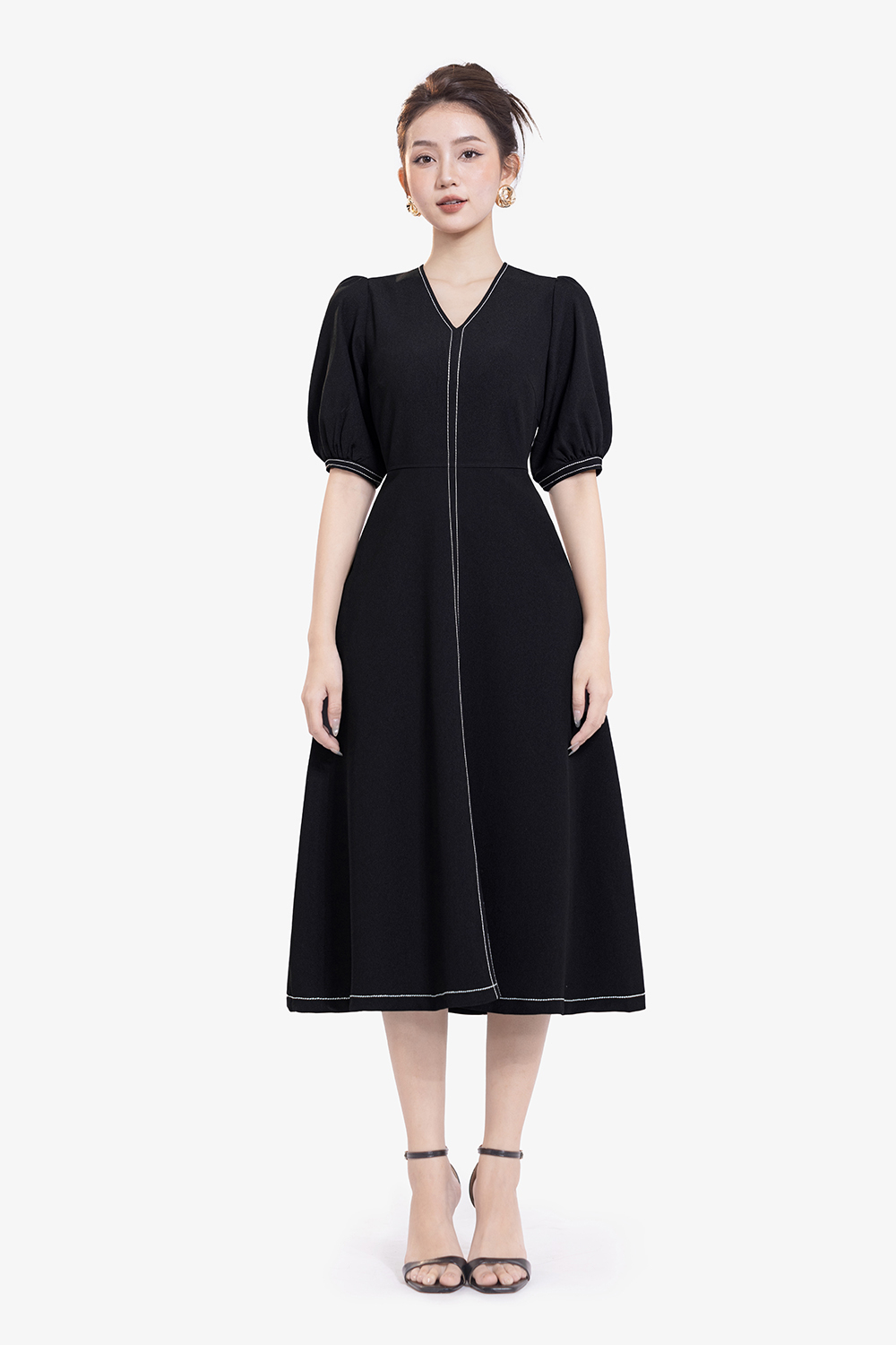 Đầm đen công sở dáng xòe viền chỉ
