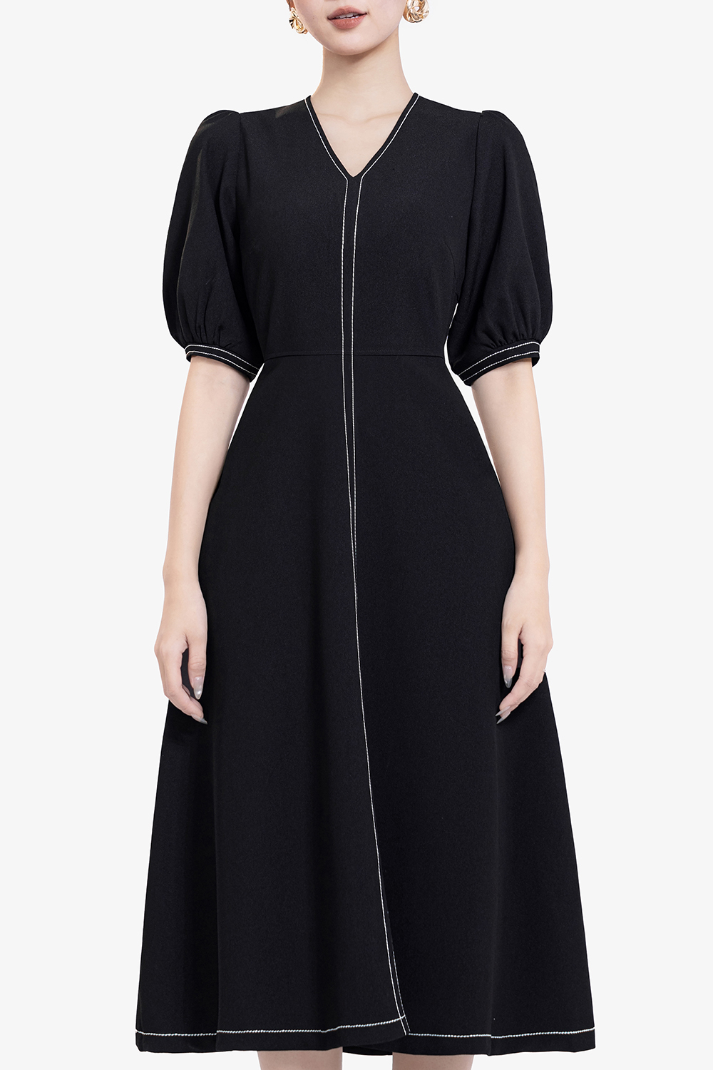 Đầm đen công sở dáng xòe viền chỉ