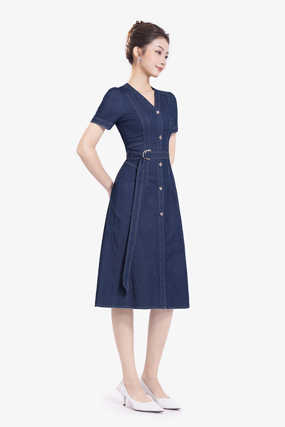 Đầm jean dáng xòe phối thắt lưng