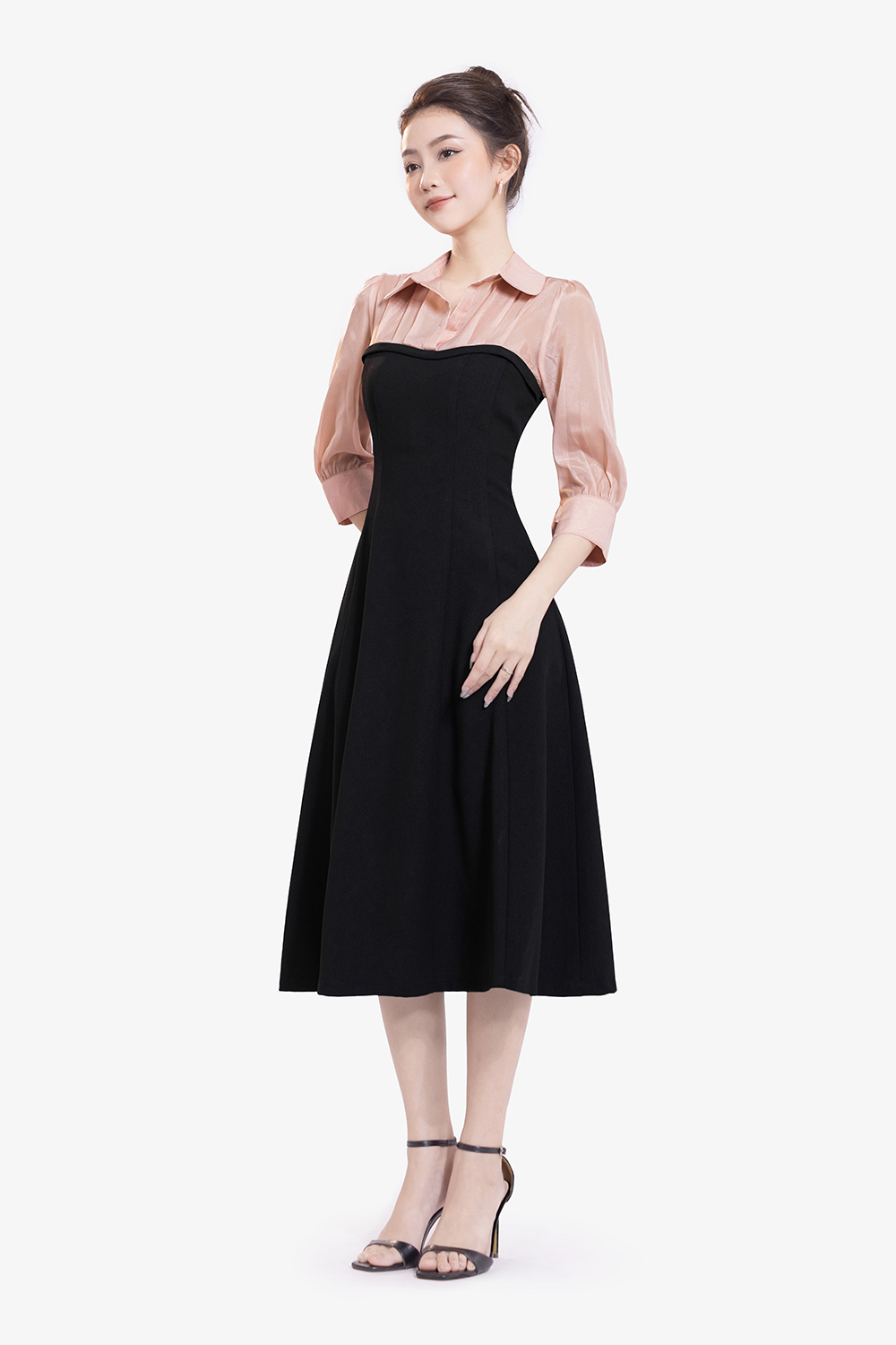 Đầm đen xòe công sở phối màu tay lỡ