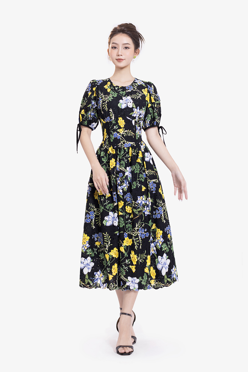 Đầm đen hoa dáng xòe tay phồng phối nơ