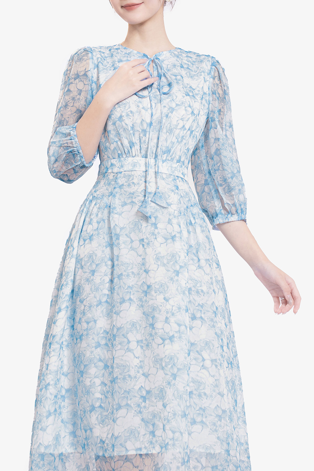 Đầm xòe voan hoa xanh tay lửng