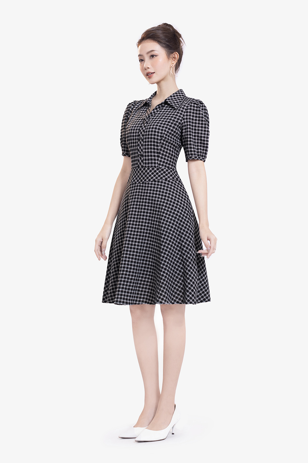 Đầm ngắn xòe caro đen cổ sơ mi