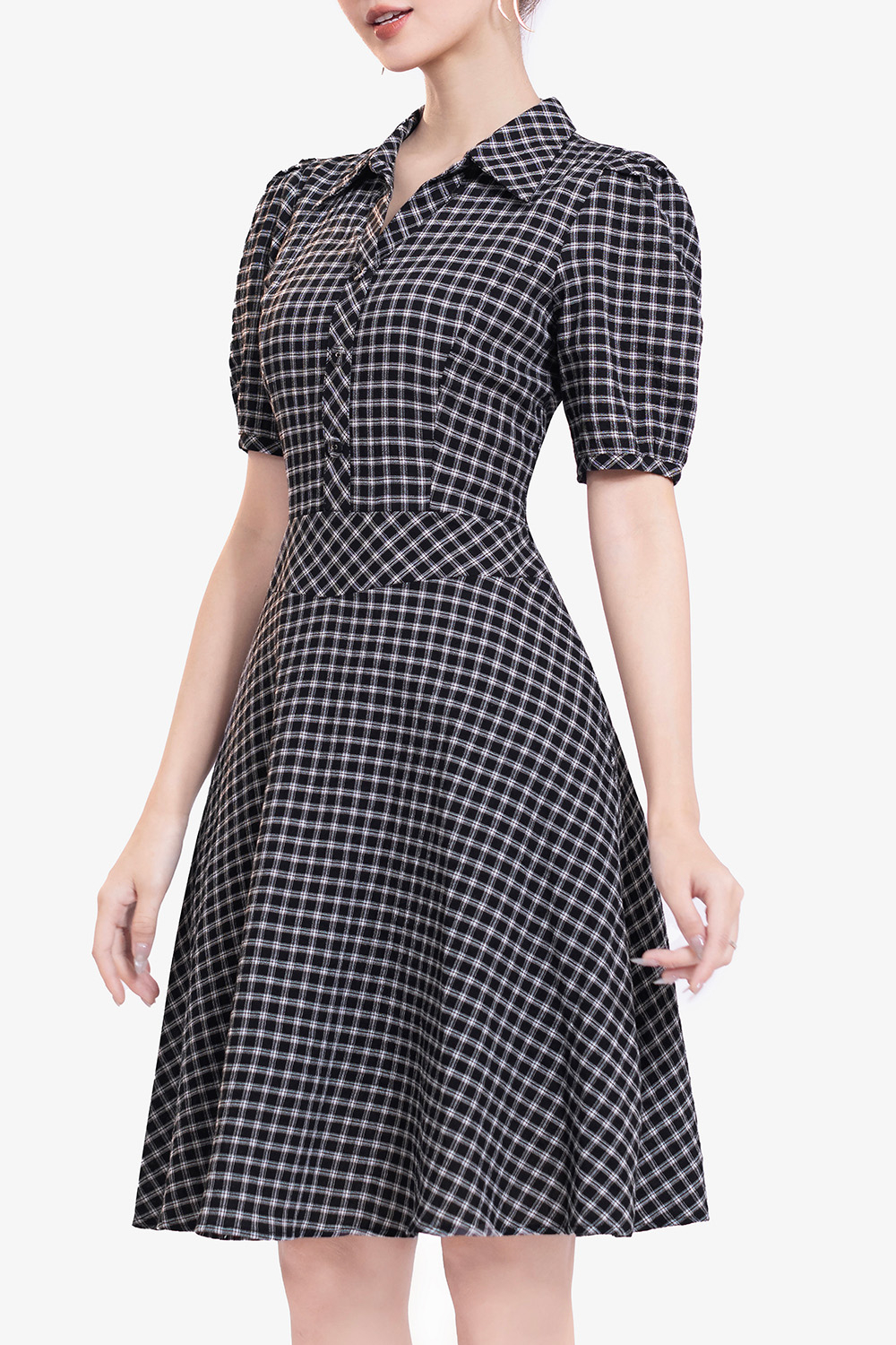 Đầm ngắn xòe caro đen cổ sơ mi