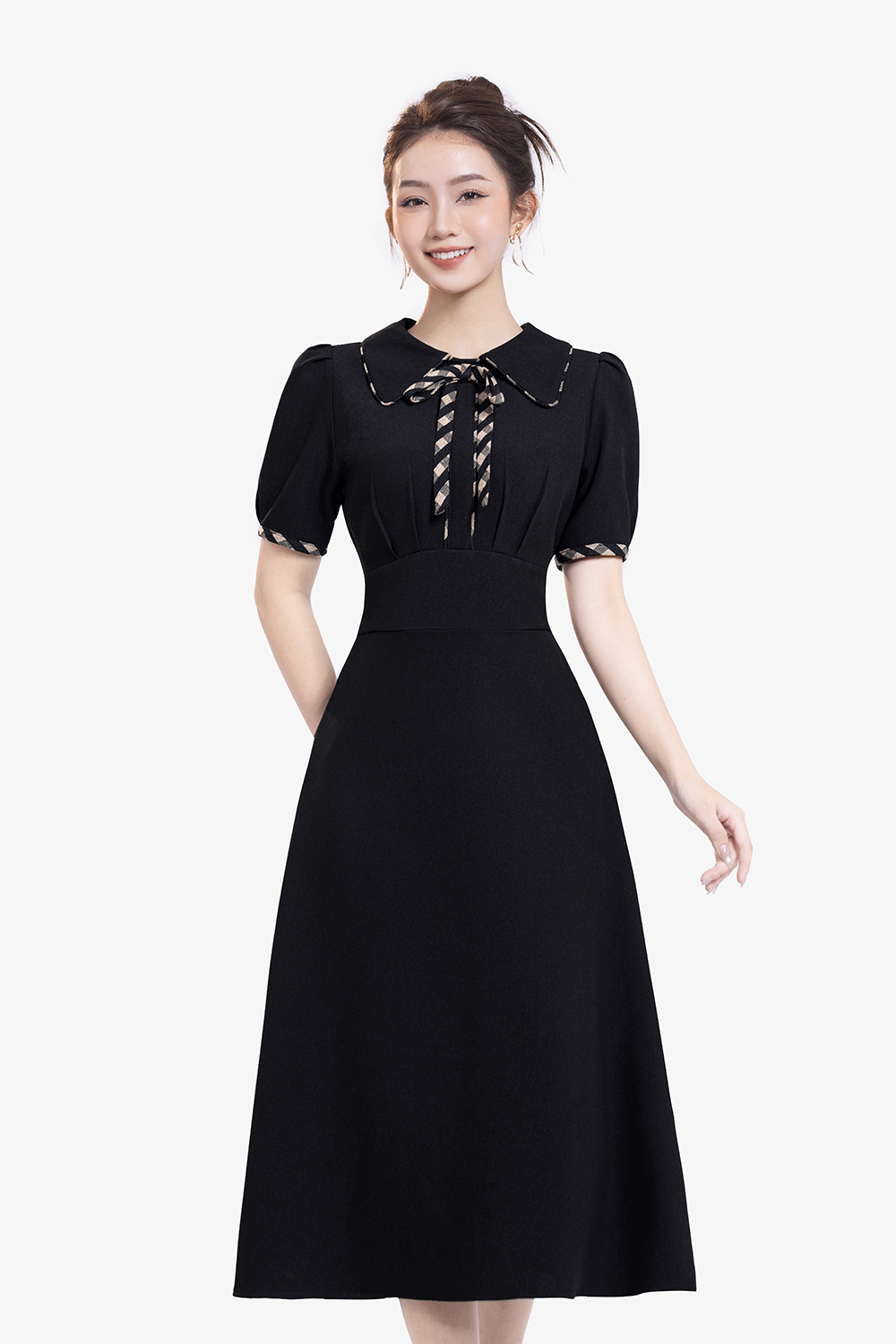 Đầm xòe đen công sở cổ phối nơ caro