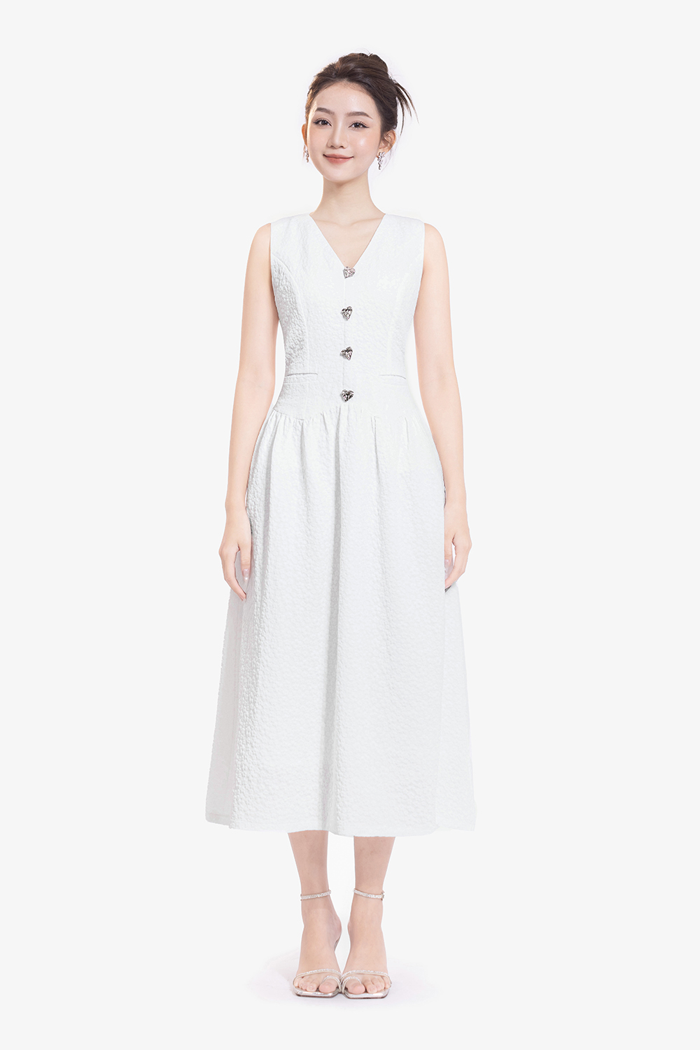 Đầm trắng dáng xòe dài hạ eo