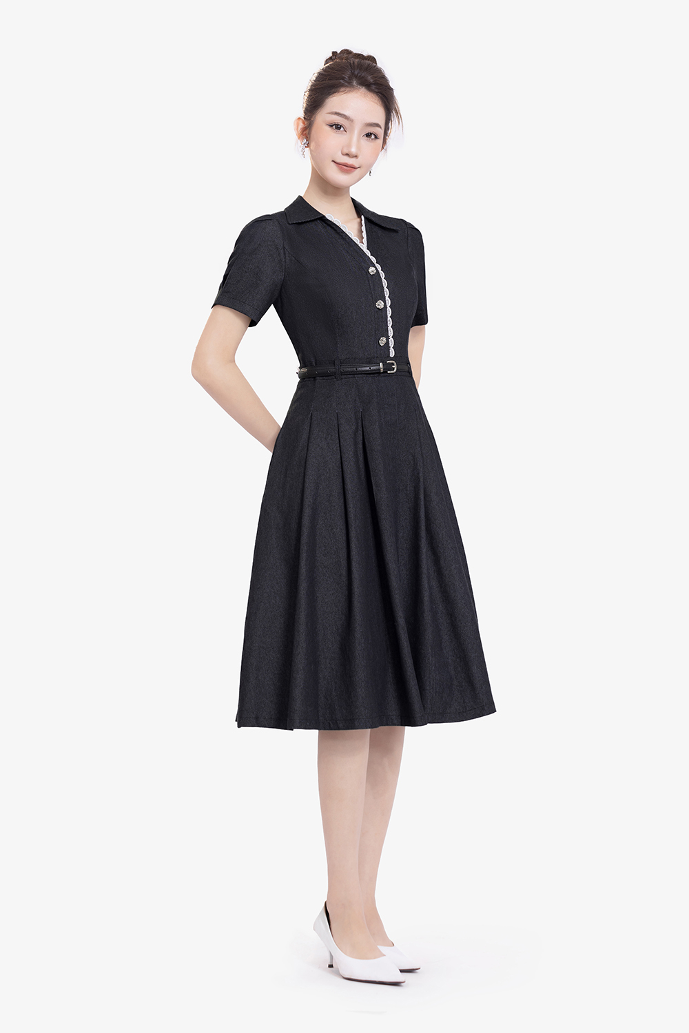 Đầm xòe denim cổ sơ mi phối ren trắng