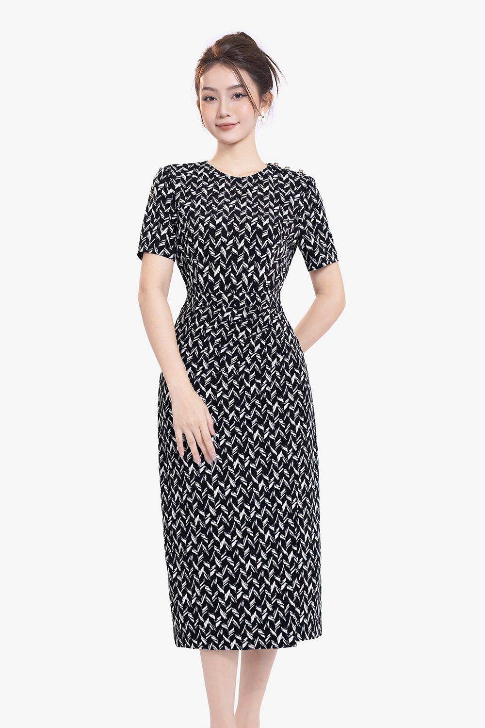 Đầm đen ôm body họa tiết dáng dài