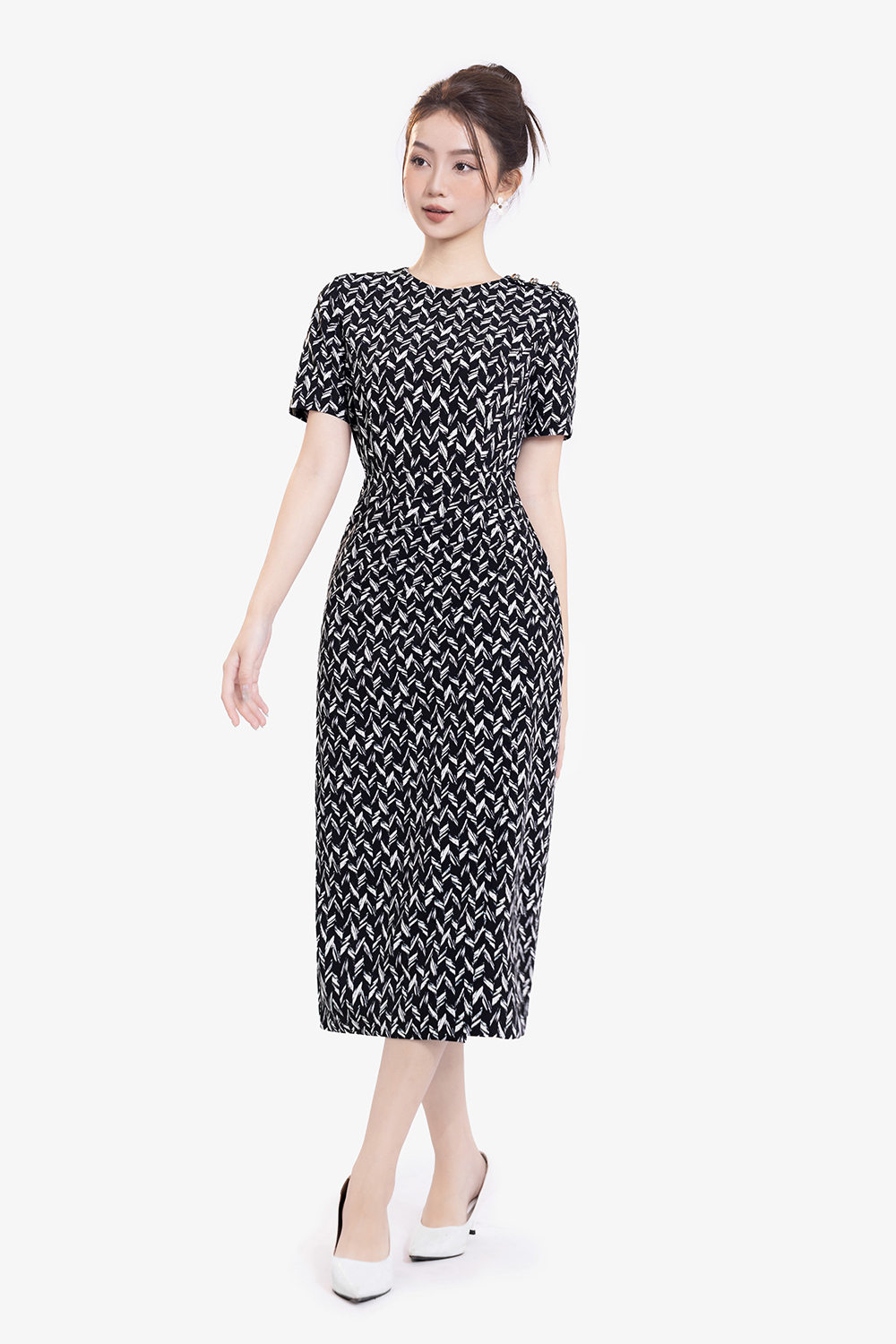 Đầm đen ôm body họa tiết dáng dài