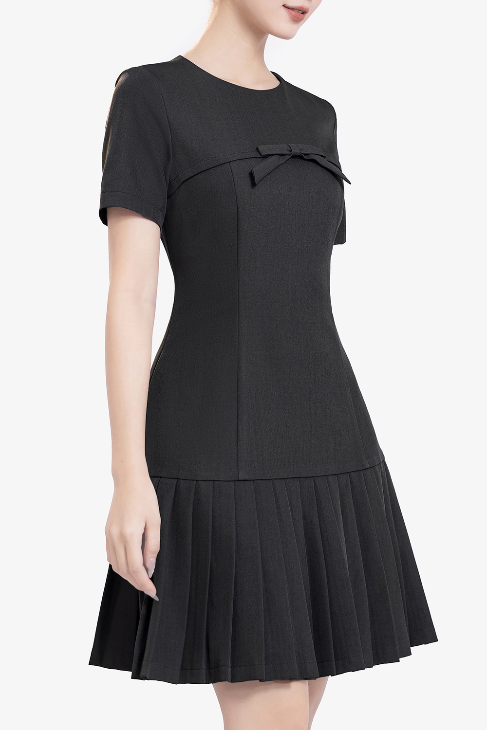 Đầm ngắn dáng đuôi cá phối xếp ly