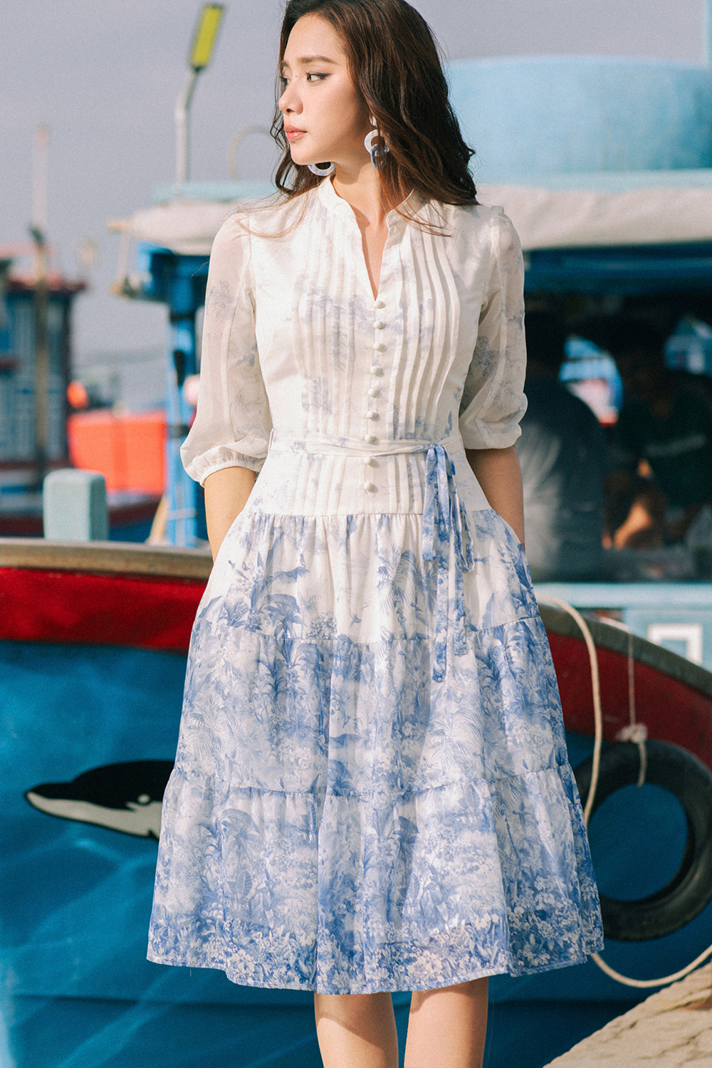 Đầm xòe tay lỡ họa tiết phối thắt lưng