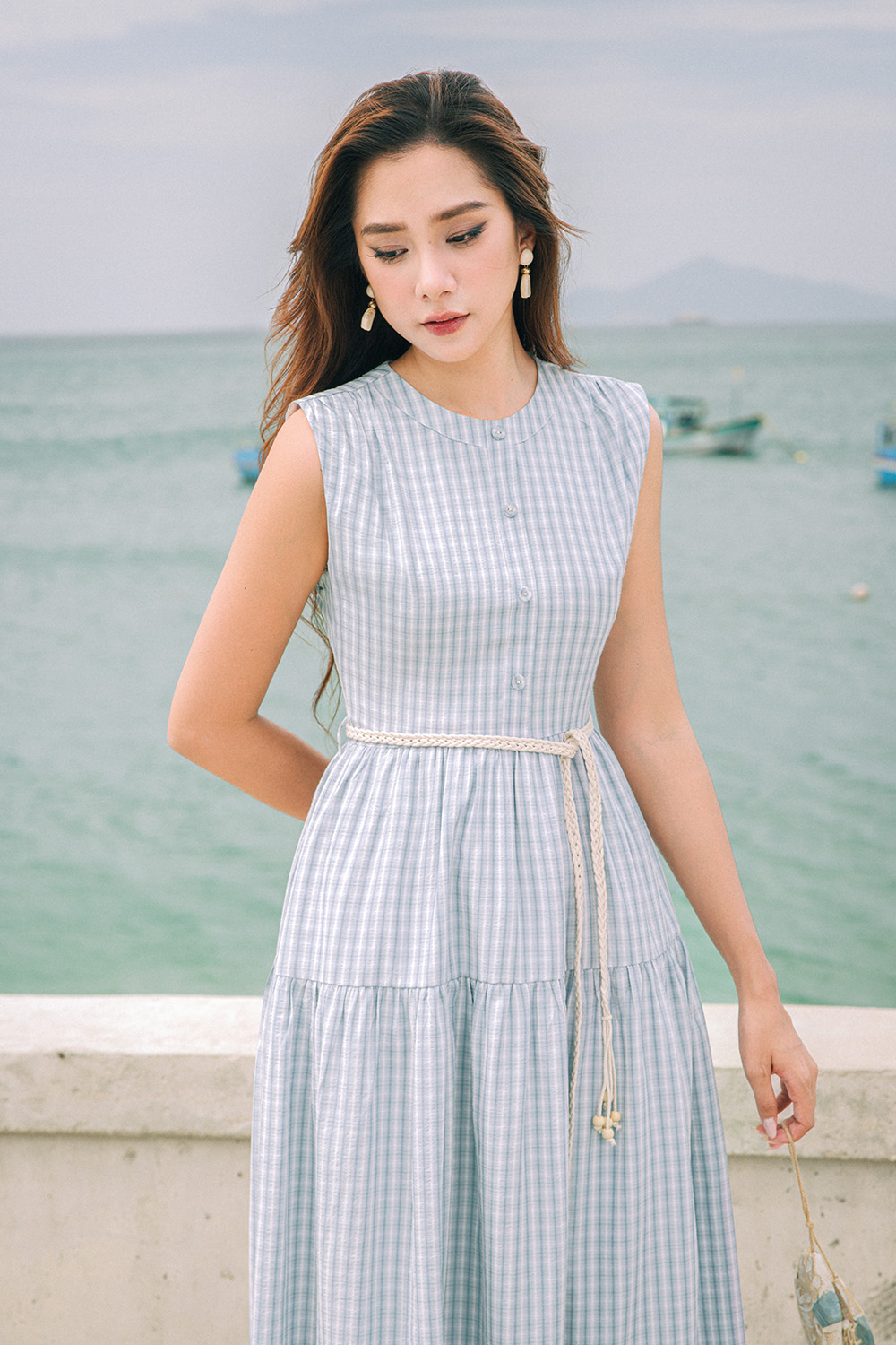 Đầm xòe dài caro xanh cổ tròn sát nách