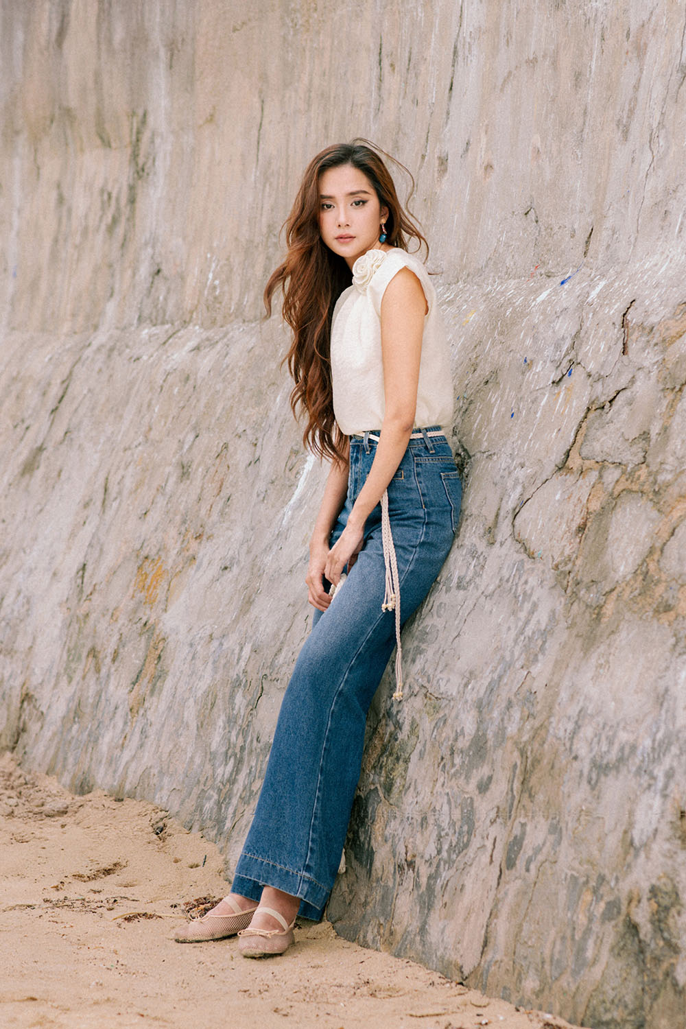 Áo kiểu nữ dáng suông vai đính hoa