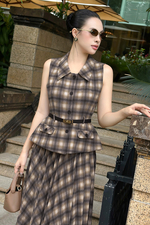 Áo kiểu peplum họa tiết caro phối nút