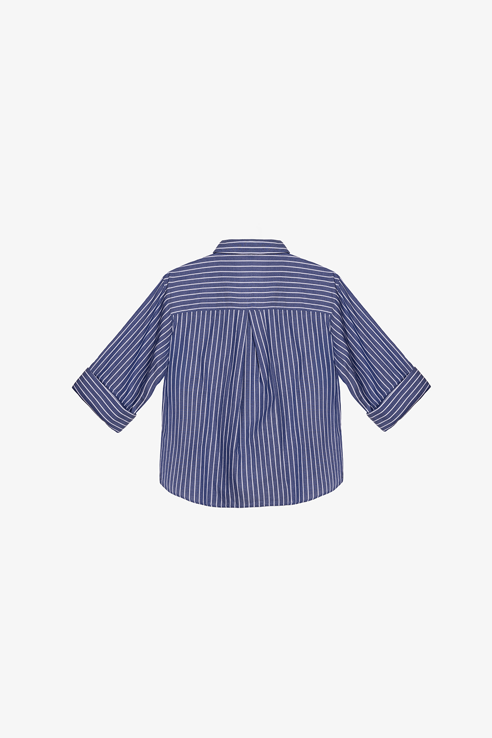 Áo sơ mi xanh kẻ sọc trắng tay lỡ