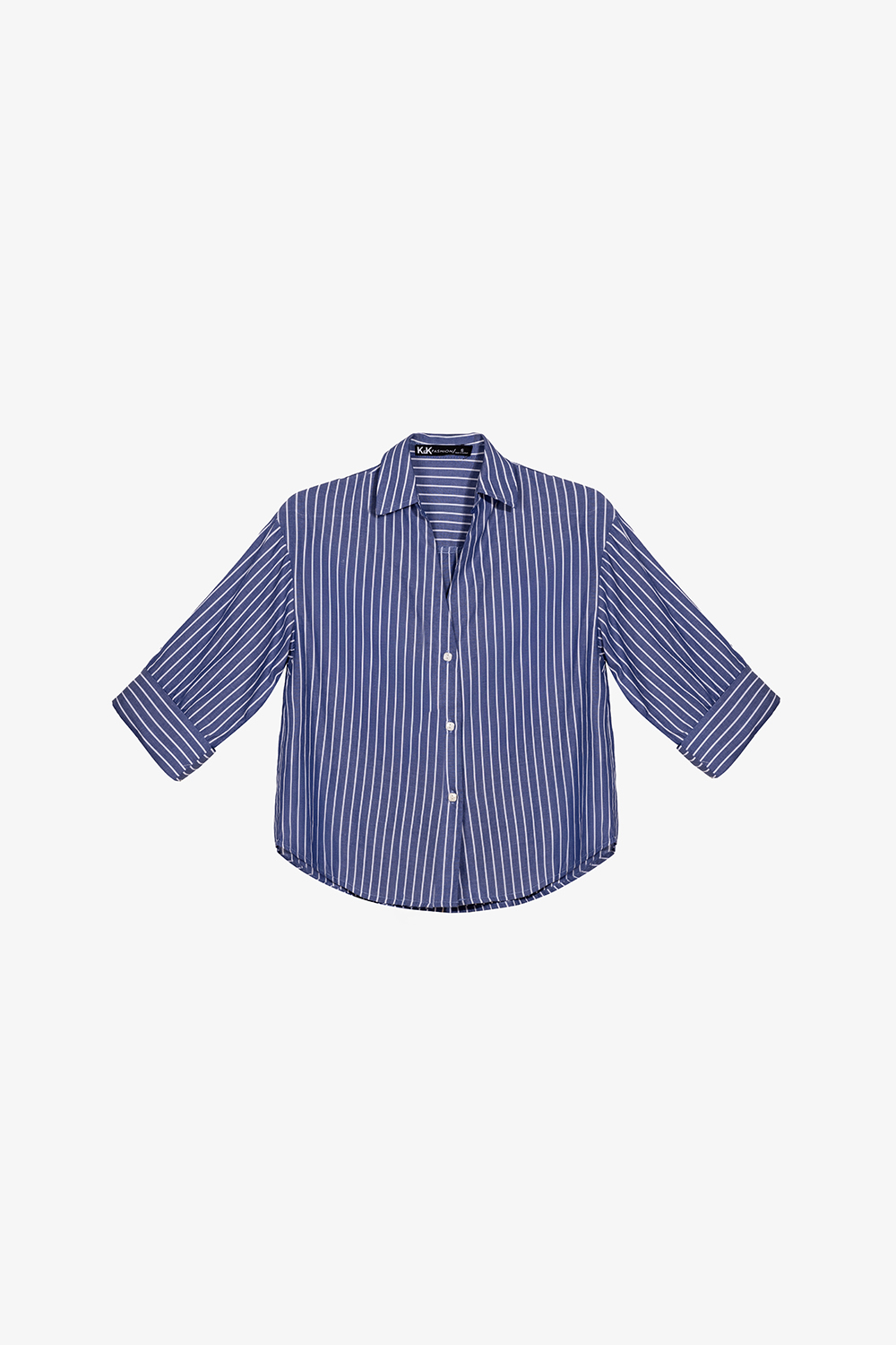 Áo sơ mi xanh kẻ sọc trắng tay lỡ