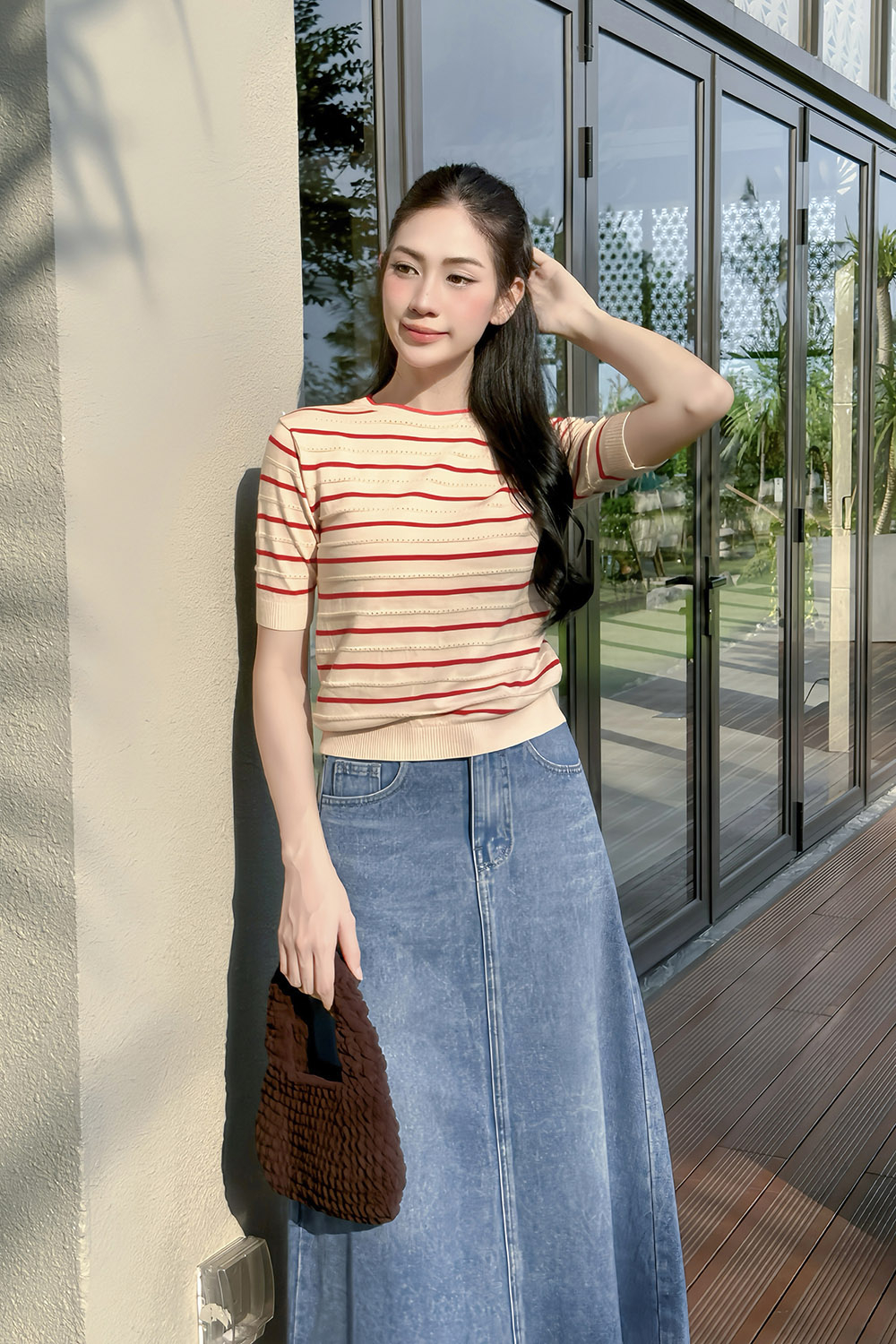 Áo len dệt kim cổ tròn sọc đỏ