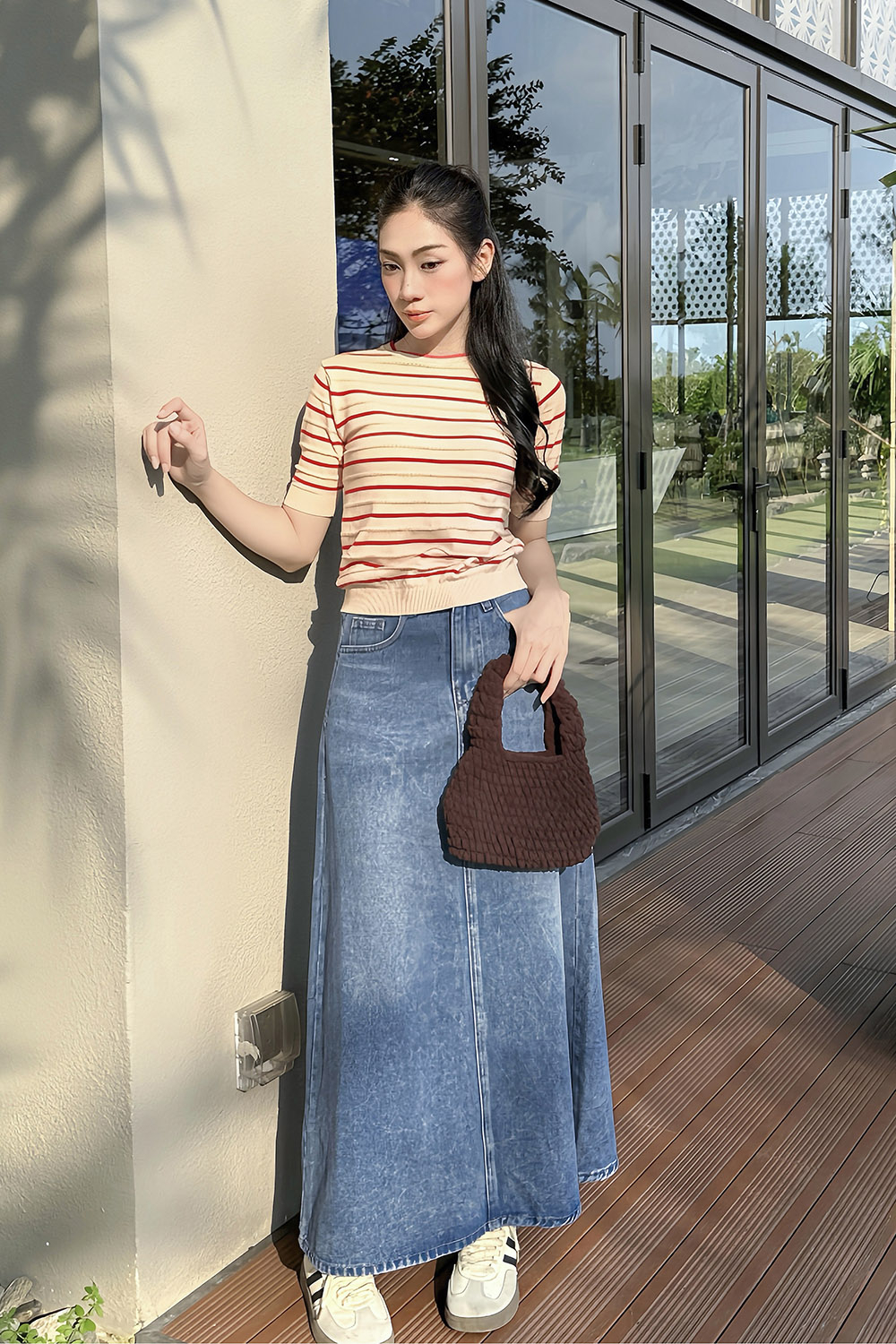 Áo len dệt kim cổ tròn sọc đỏ