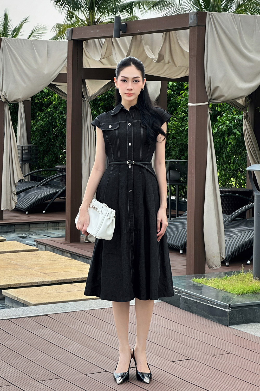 Đầm xòe denim cổ sơ mi phối viền chỉ