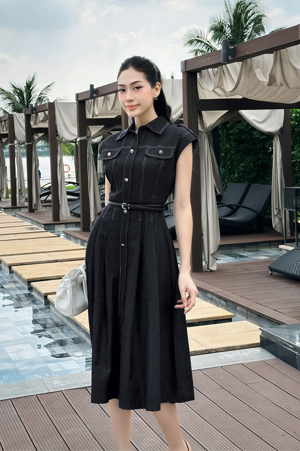 Đầm xòe denim cổ sơ mi phối viền chỉ