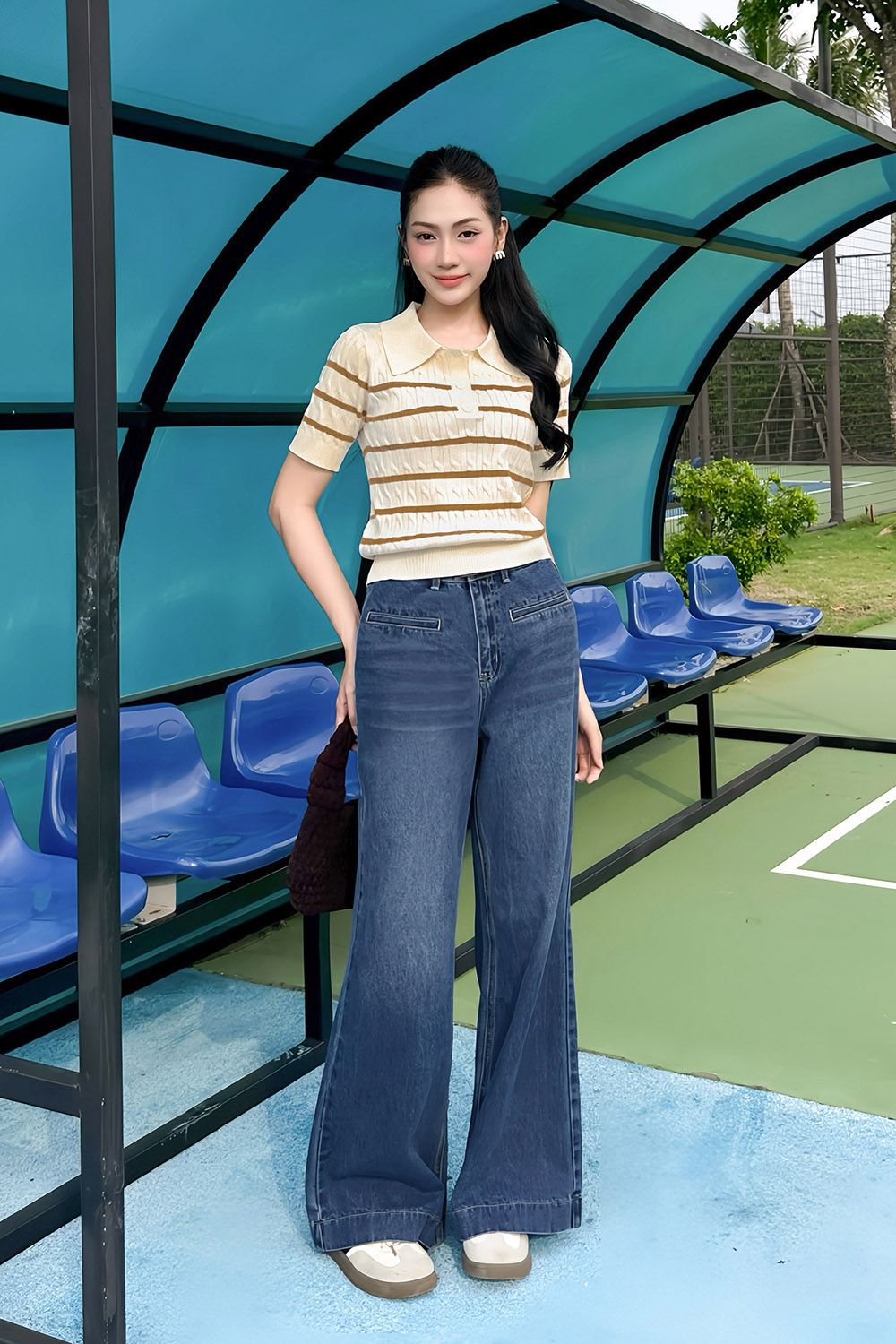 Quần jeans ống suông loe nhẹ