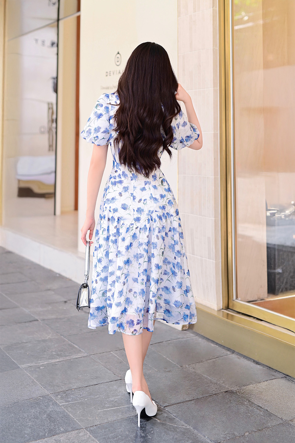 Đầm hoa dáng xòe dài tay chuông