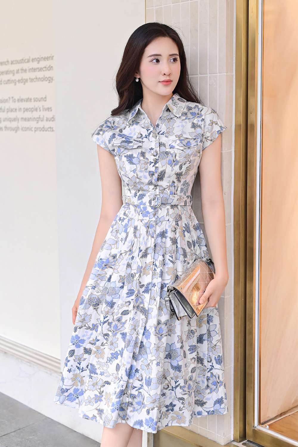 Đầm sơ mi xòe họa tiết hoa phối thắt lưng