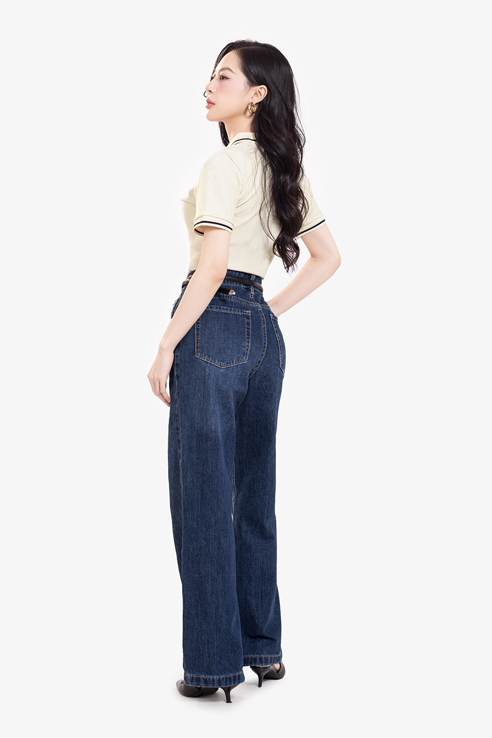 Quần jeans nữ ống suông xanh đậm viền túi