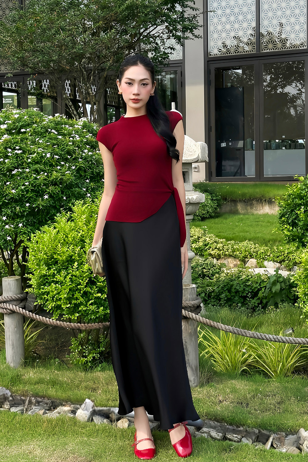 Chân váy dài dáng xòe màu đen