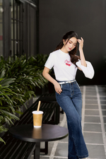 Áo thun nữ màu trắng thêu họa tiết cherry