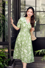 Đầm xòe xanh hoa trắng nhấn eo