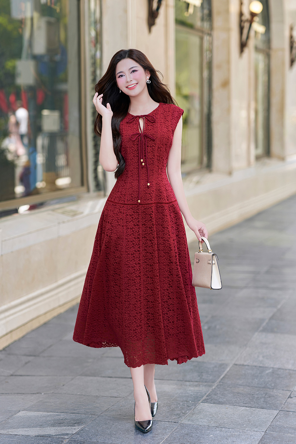 Đầm ren đỏ dáng xòe sát nách