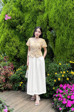 Chân váy dài dáng xòe màu trắng