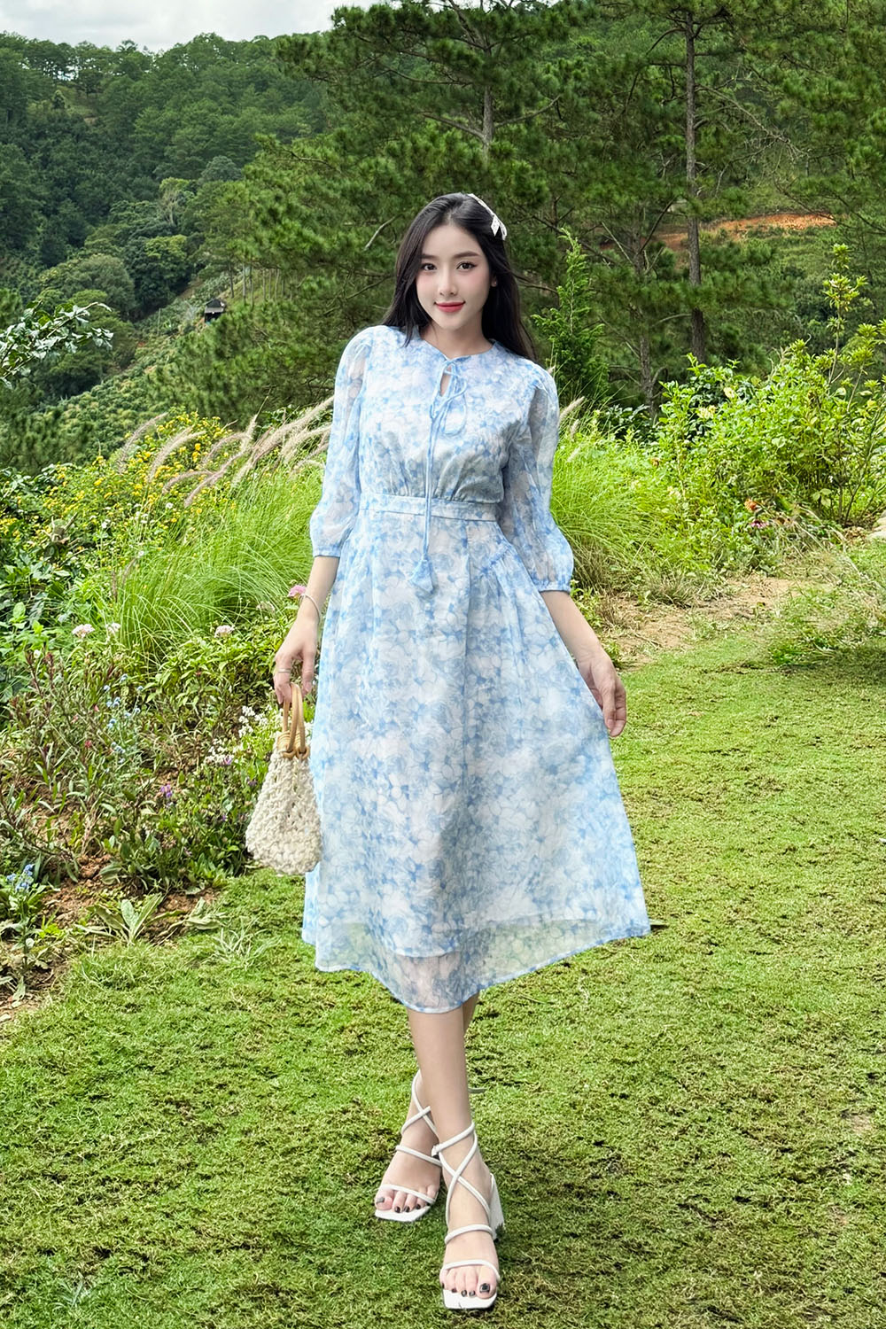 Đầm xòe voan hoa xanh tay lửng